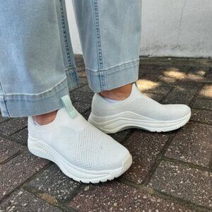 DEAL! NEW Dansko Pep Knit Sneakers in white For Women 261 4S2